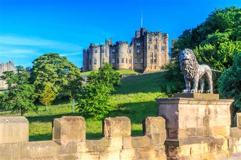 The 11 Most Haunted Castles In England - Loyd & Townsend Rose