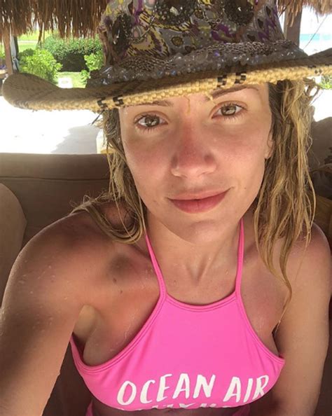 Las fotos más hot de Laurita Fernández en sus vacaciones se despidió de México con dos topless