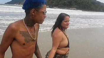 Encontré un juguete famoso en la playa e inmediatamente le ofrecí mi coño XVIDEOS