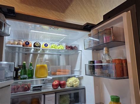 Geladeira Com Tela Na Porta - Nova geladeira com tela da Samsung tem IA e abre a porta por comando de ...