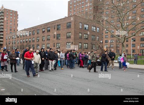 Brownsville Brooklyn New York Usa 25th March 2016 Members Of