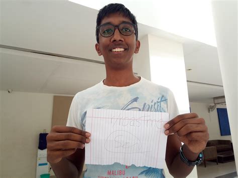 18 Year Old Virgin Never Kissed A Girl Dumped Twice Kinda Gay Do Ur Worst Scrolller