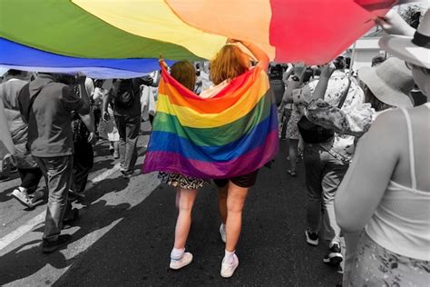 Desfile Del Orgullo Gay En Chisinau Moldavia Foto Premium