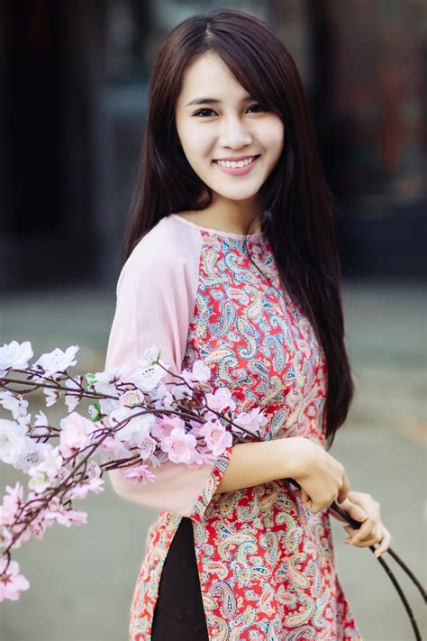 Ng M C C C N Ng Hot Girl Khoe V Xinh T I R Ng R V I O D I N Xu N