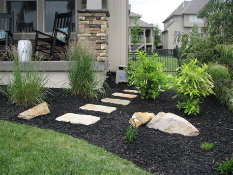 Laying Stepping Stones For A Beautiful Garden Pathway