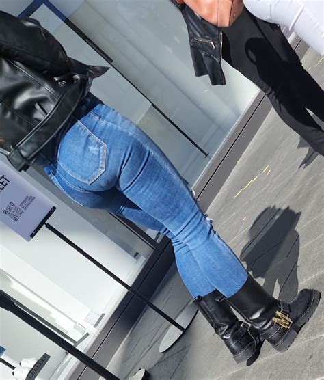 Oc Milf With Perfect Ass In Jeans Tight Jeans Forum