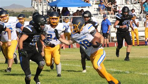 Kingman Beats Kingman Academy 30 6 In High School Football Game