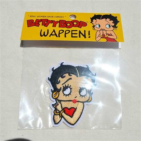 ワッペン アイロン おしゃれ 刺繍 ベティブープ Betty Boop レッドドレス 名前 作り方 BBW 016 ワッペン雑貨通販ワッペンストア 通販 Yahoo ショッピング