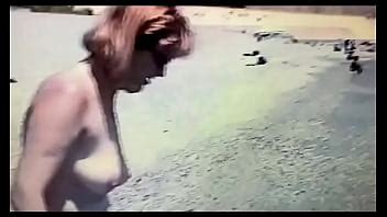 La Nueva Esposa Salina Expone Las Tetas En La Playa Por Primera Vez XVIDEOS