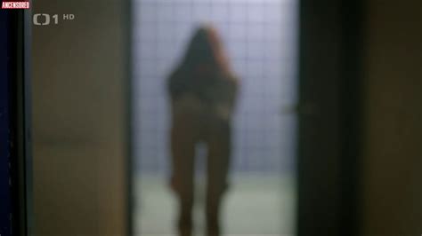 Naked Elizaveta Maximová in Trpaslik