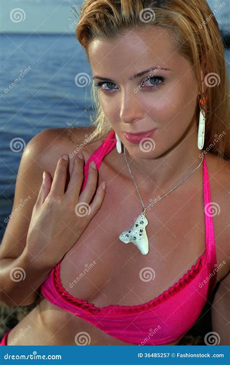 Portrait De Jeune Fille Blonde Image Stock Image Du Expression Adulte