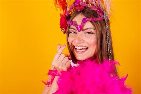 Premium Photo Beautiful Blonde Brazilian Woman With Queen Clothes From Samba School Carnival