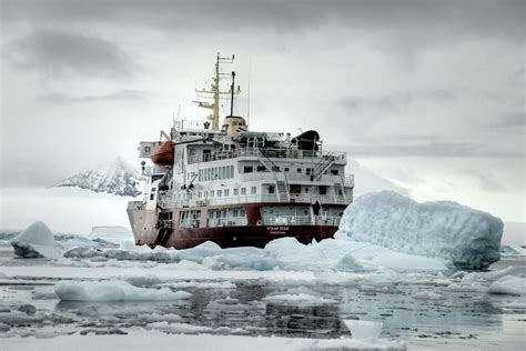 Antarctica Cruises - Excursions, Reviews, & Photos - Cruiseline.com