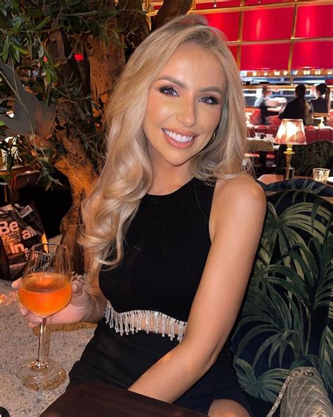 Influencer Rosie Connollys Fans In A Frenzy Over Her ‘incredible