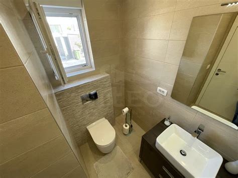 Ku A Novalja Gaj M Dvori Te Blizu Pla E Babe Prodaja