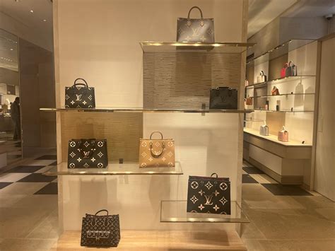 Louis Vuitton Multi Pochette Cream Cheese