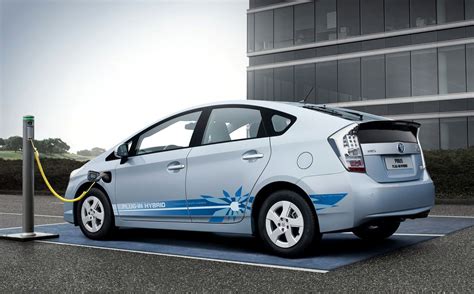 Toyota Prius Electric Car Photo Gallery #9/10