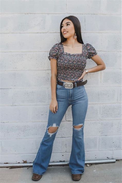 Pin By Leslyestefaniee On Western Outfits Vaquera Outfit Latina Fashion Outfits Country Outfits