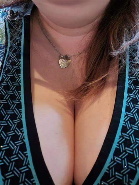 How S The Wife S Cleavage Looking Nudes Cleavage NUDE PICS ORG