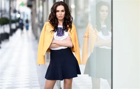 Обои girl beautiful model brunette skirt jacket на телефон и рабочий стол раздел девушки