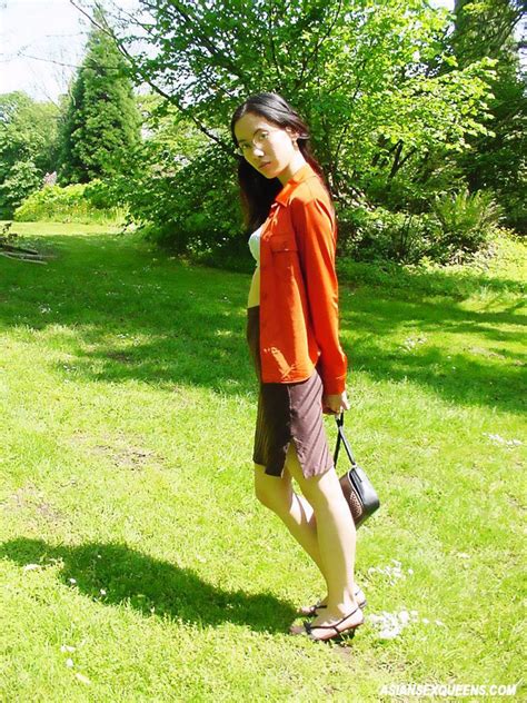 Pretty Asian Babe Spreads Her Hairy Pussy In The Car 10 Photos