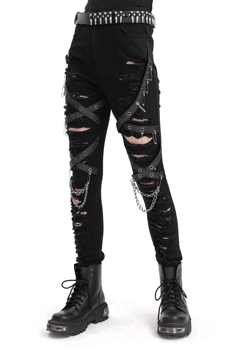 black ripped skinny jeans outfit