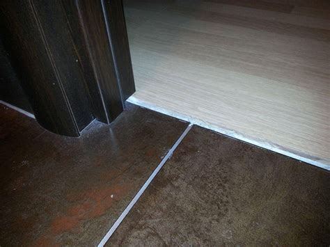 Порог в ванной комнате: как сделать, нужен ли, с порогом или без ...