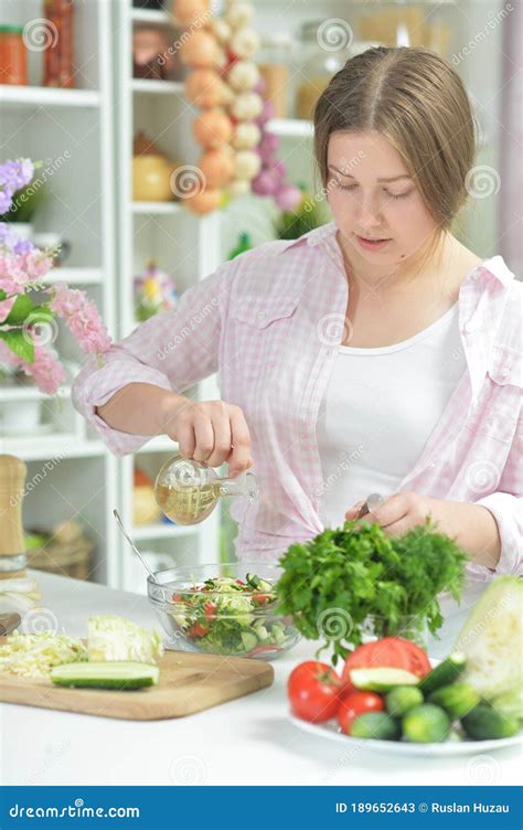 Portrait Of Teen Girl Preparing Fresh Salad Stock Image Image Of Cute