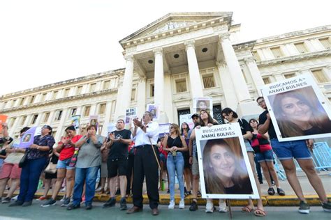 Tras Un Nuevo Allanamiento Al Detenido Familiares Se Movilizan Para