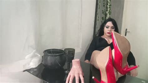 LOOK AT MY FEET AND SEE HOW ARCHED SOLES WOULD LOOK IN YOUR MOUTH ATENNA Shelby BBW Clips4sale