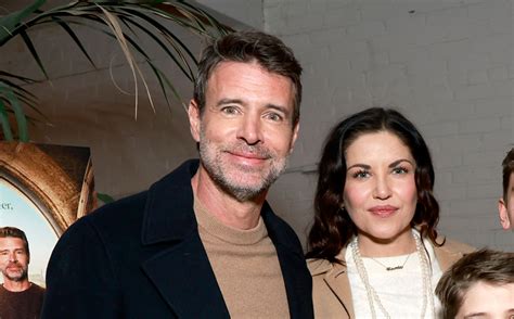 Scott Foley Makes Rare Appearance with Wife & Kids at ‘La Dolce Villa
