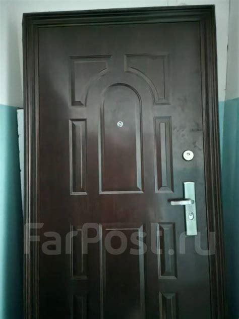 Дверь входная, б/у, в наличии. Цена: 5 000₽ во Владивостоке