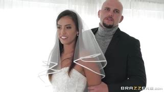 Slutty Bride Kelsi Monroe Deepthroats Massive Rod Porn Movies Movs