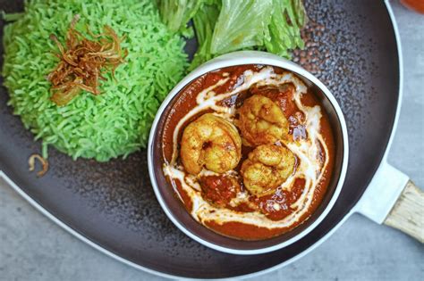 How To Make Curried Prawns In Coconut Milk