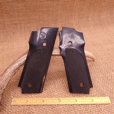 Smith And Wesson Model 59 Checkered Plastic Grip Panels Old Arms Of