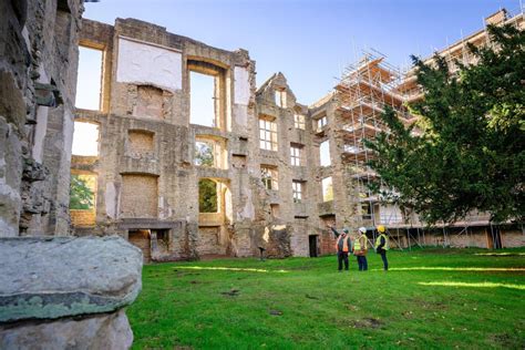 Secrets Behind The Walls Of Old Hardwick Hall Revealed