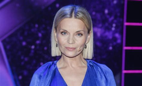 Małgorzata Foremniak zażywa kąpieli w bikini Wszyscy patrzą na twarz aktorki Joker WIDEO