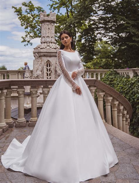 Elegant Wedding Gown