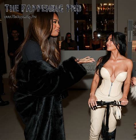 Kim Kardashian Exposed Tits In Deep Cleavage 30 Photos The Fappening