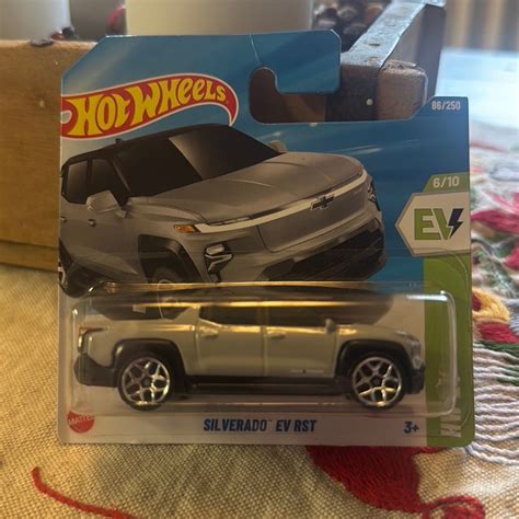 Se Produkter Som Liknar Hot Wheels Silverado Ev Rst P Tradera