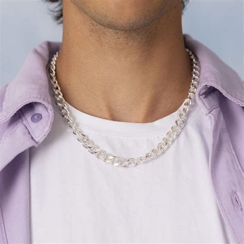 Cómo usar collares para hombres oncejoyas