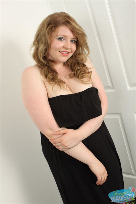 Chubby Blonde Freya Madison Runs Her Hands All Over Her Curves And Big Boobs Porn Pictures Xxx