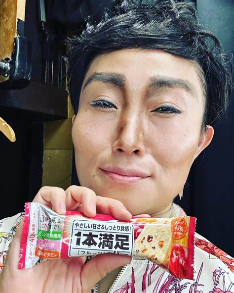 キンタロー。さんのインスタグラム写真 キンタロー。instagram「【新作ものまね】 草彅剛さん キサラにて。。。 ホリさんの