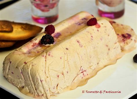 Semifreddo Ai Frutti Di Bosco E Amaretti Il Tesoretto Di Pasticceria