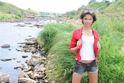 Brunette Girl Tina Displays Her Nude Body Outside In Tasty Teenie