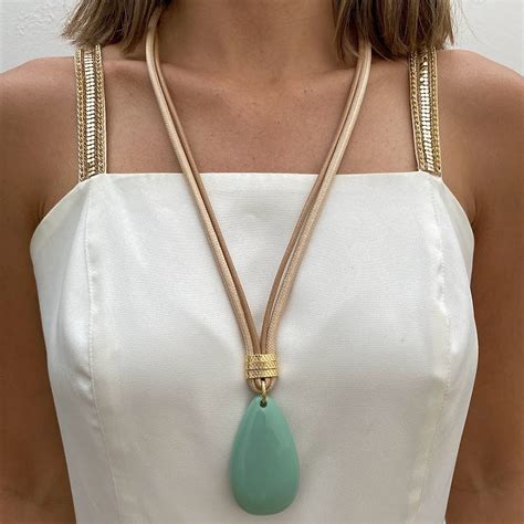 Colar Longo Nude Pingente em Resina Estilo Único e Elegante A loja mais completa em