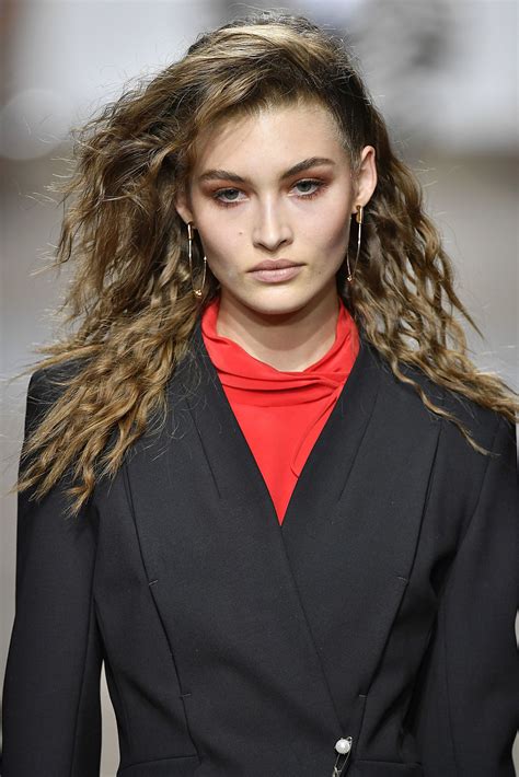 80s Hairstyles And How To Wear Them In 2024 Curly Hair Styles Hair