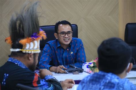 Bem Ui Kritik Jokowi Komisi Iii Dpr Kebebasan Berpendapat Jangan