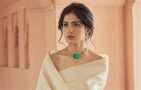 Обои girl hot sexy fashion eyes smile beautiful figure на телефон и рабочий стол раздел