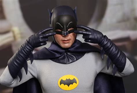 Hot Toys Batman Robin 1966 The Awesomer